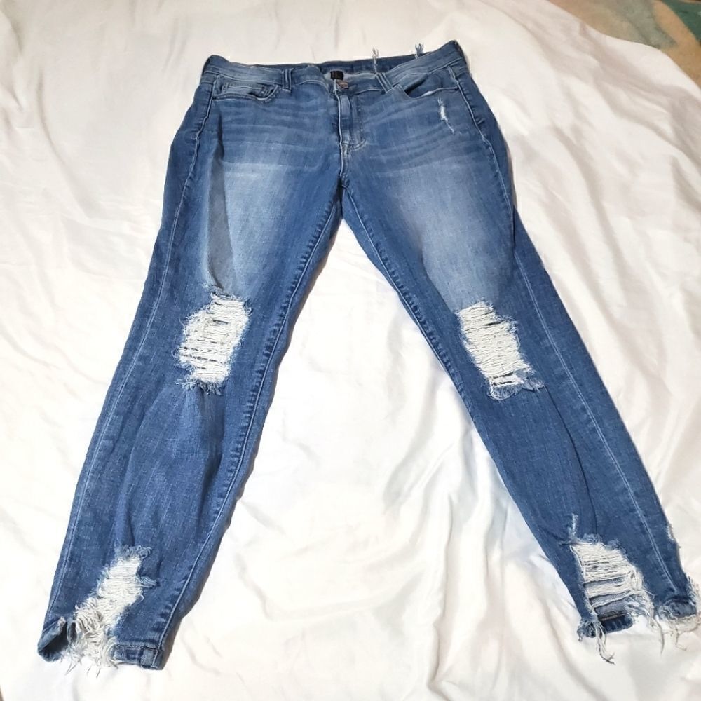 " Destroyed "and "Trashed" Style Cropped Jeans Raw Hem Size 14